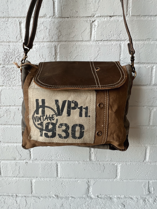 Vin 1930 Crossbody Bag